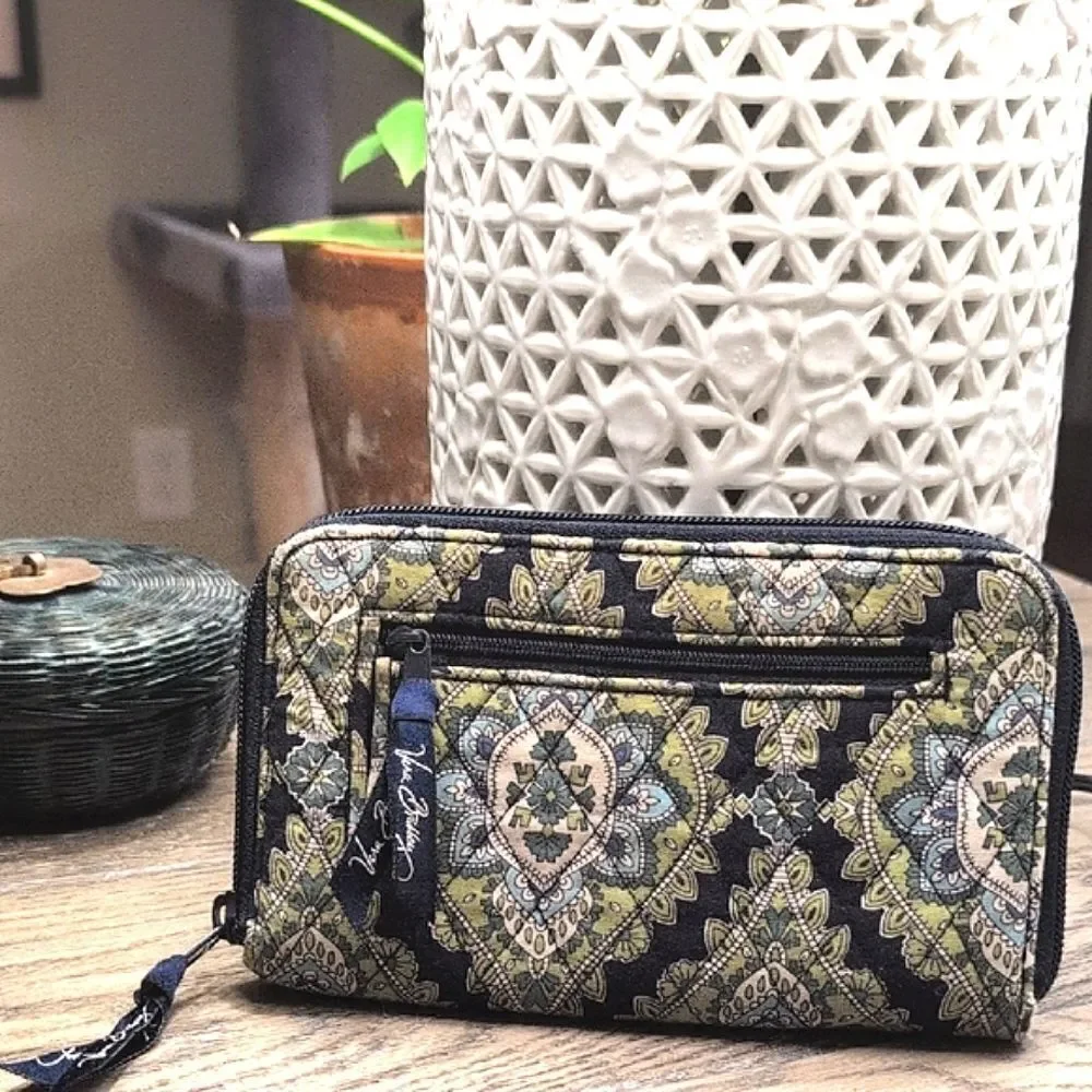 Vera Bradley Cambridge Quilted Zip Around Wallet Wristlet Retired